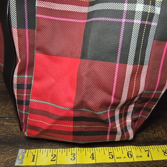 New Victoria’s Secret Red Black Plaid Roses Design Tote Bag Christmas 2020 - Picture 9 of 10